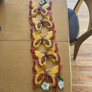 🦋🦋🌻🌻vintage flower and butterflies plaque